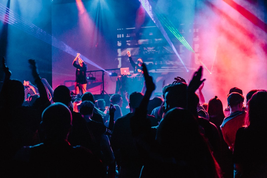 Co si obléct na hudební festival – trendy outfity a tipy