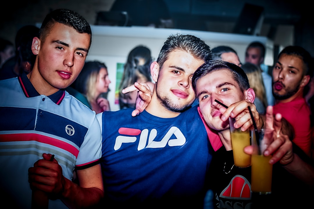 Večírek prl: Jak se obléct pro úspěch